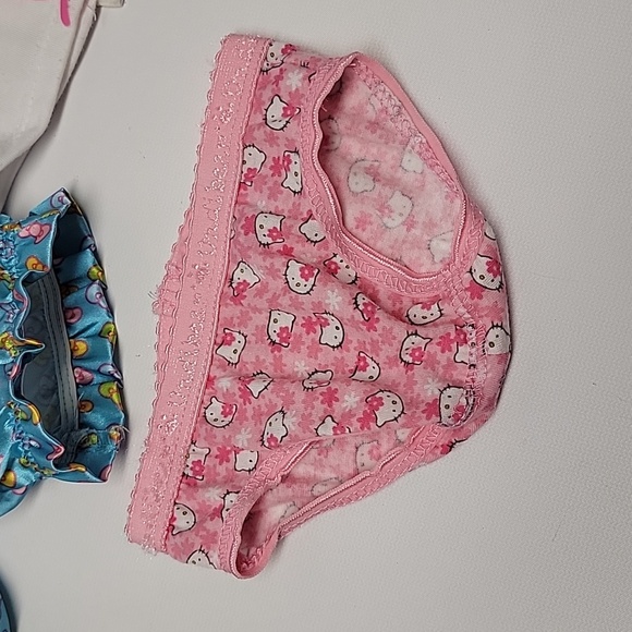 Retired Build-a-bear Hello Kitty with original bow and outfit pjs plush - Picture 5 of 9